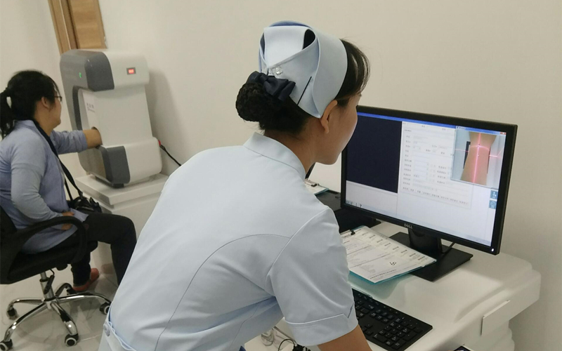 操作醫(yī)生免受任何照射劑量，保證操作醫(yī)生長期操作安全
